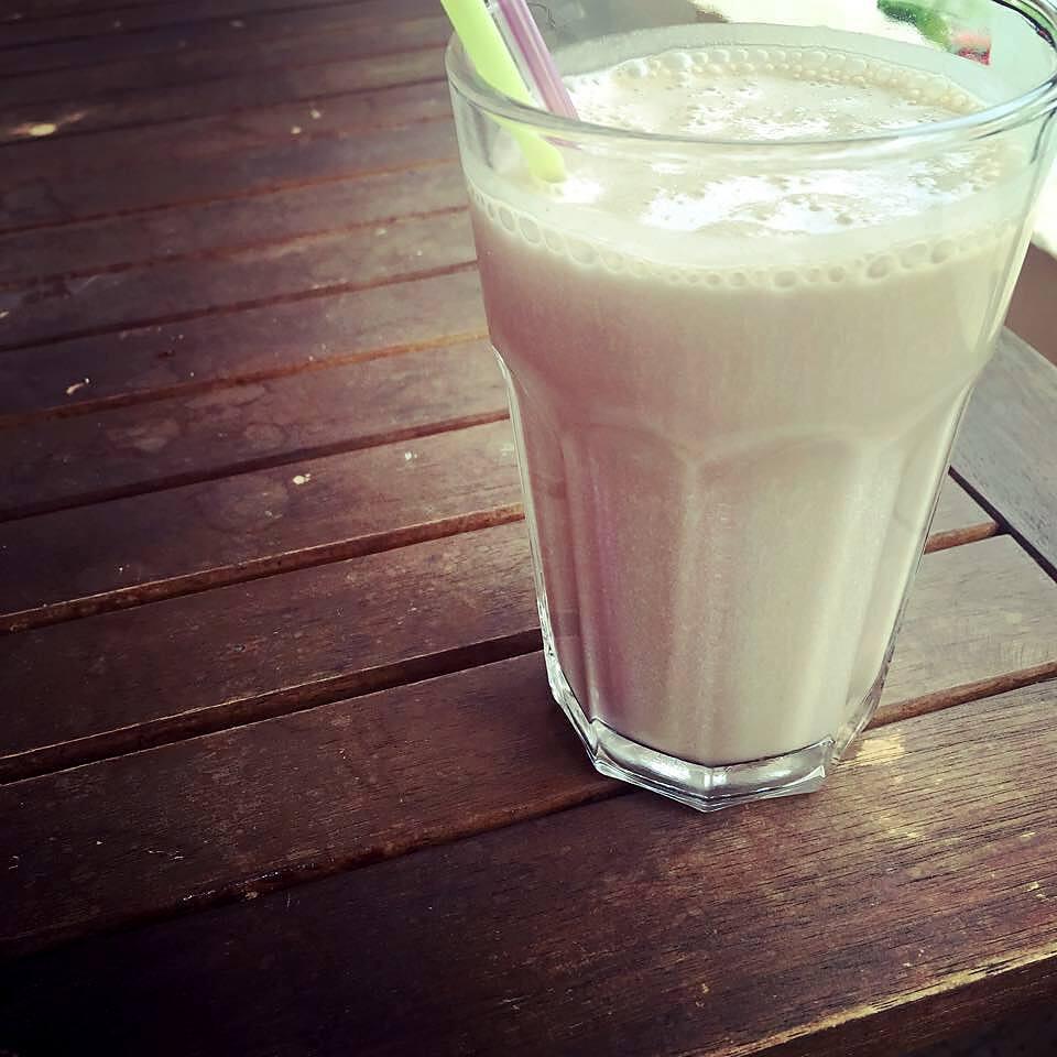 recette SMOOTHIE BANANE / LAIT D'AMANDE / NUTELLA