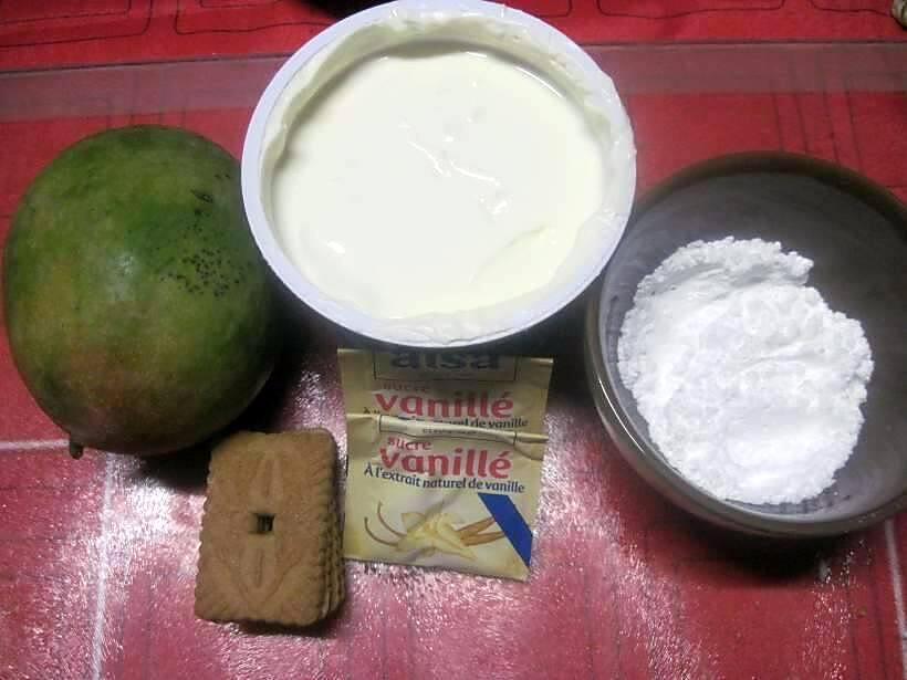 recette Verrines de crème à la mangue et spéculoos.