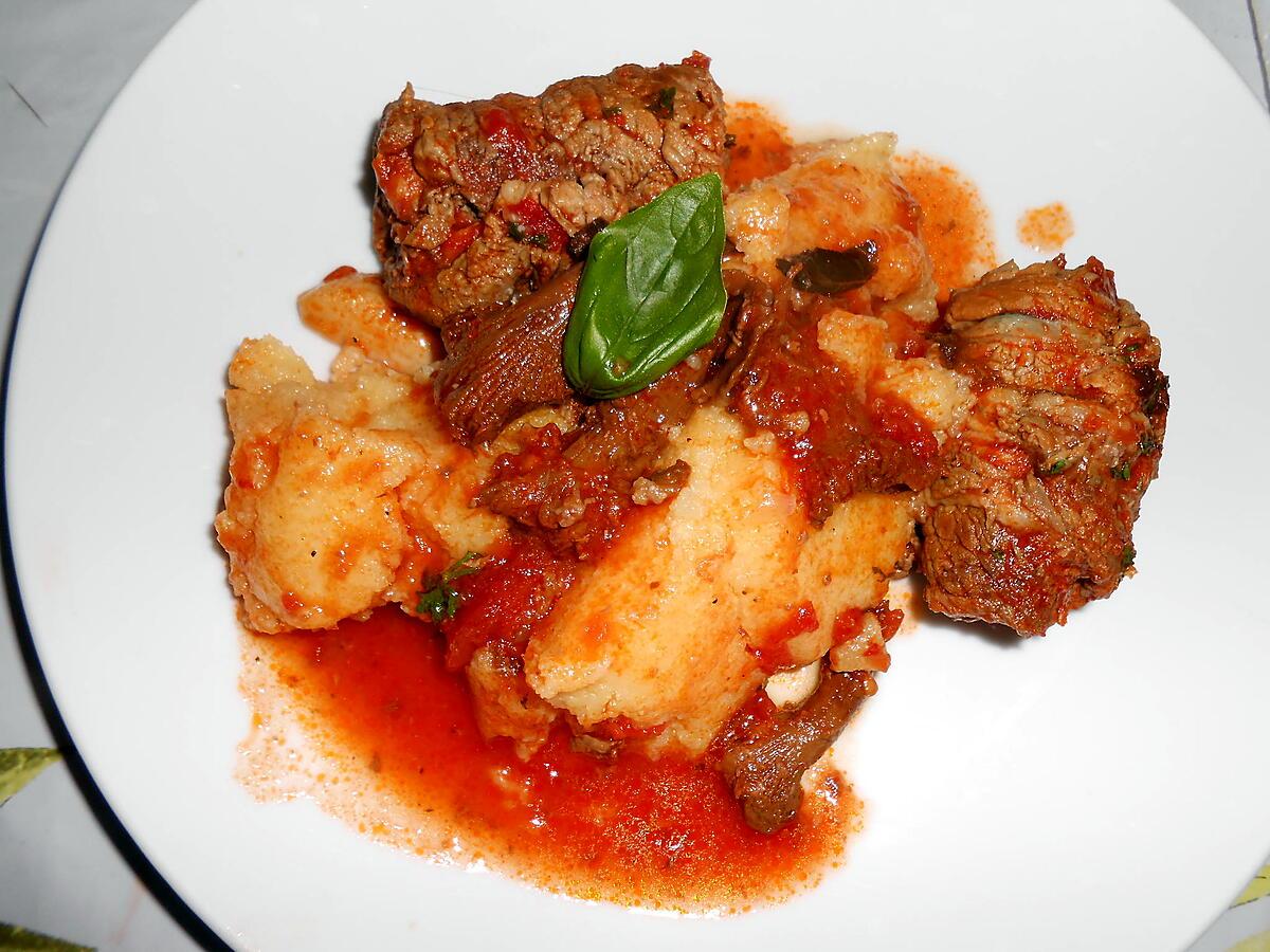 recette POLENTA CREMEUSE ET INVOLTINI DE VIANDE AUX GIROLLES