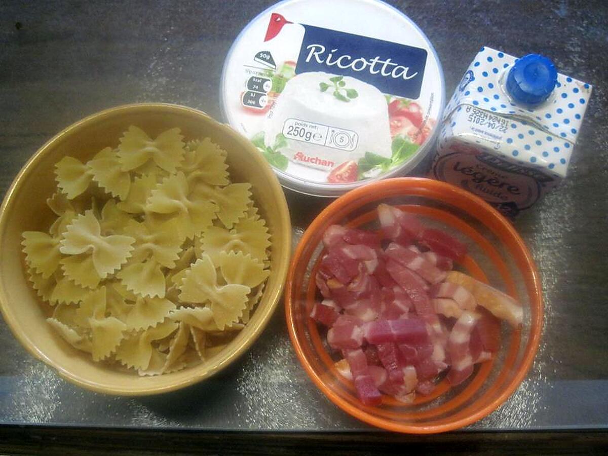 recette Farfalle à la ricotta aux lardons.jambon fumés.