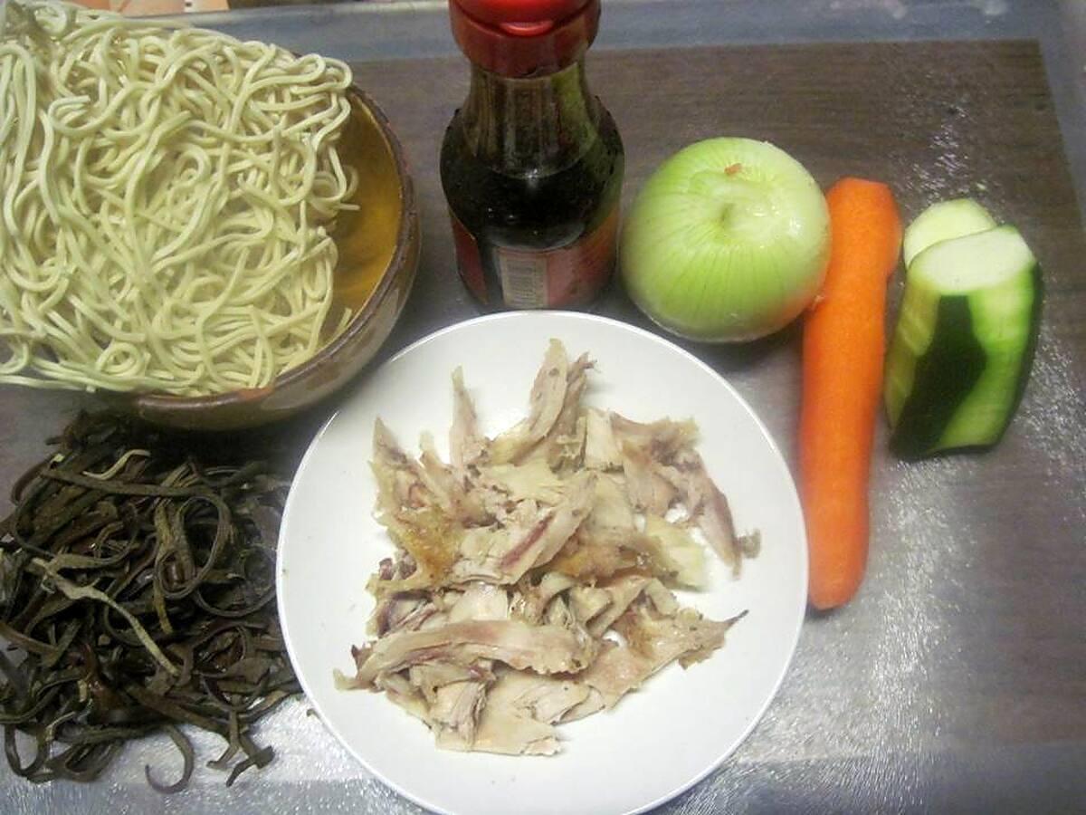 recette Pâte Chinoise aux champignons noirs et poulet.