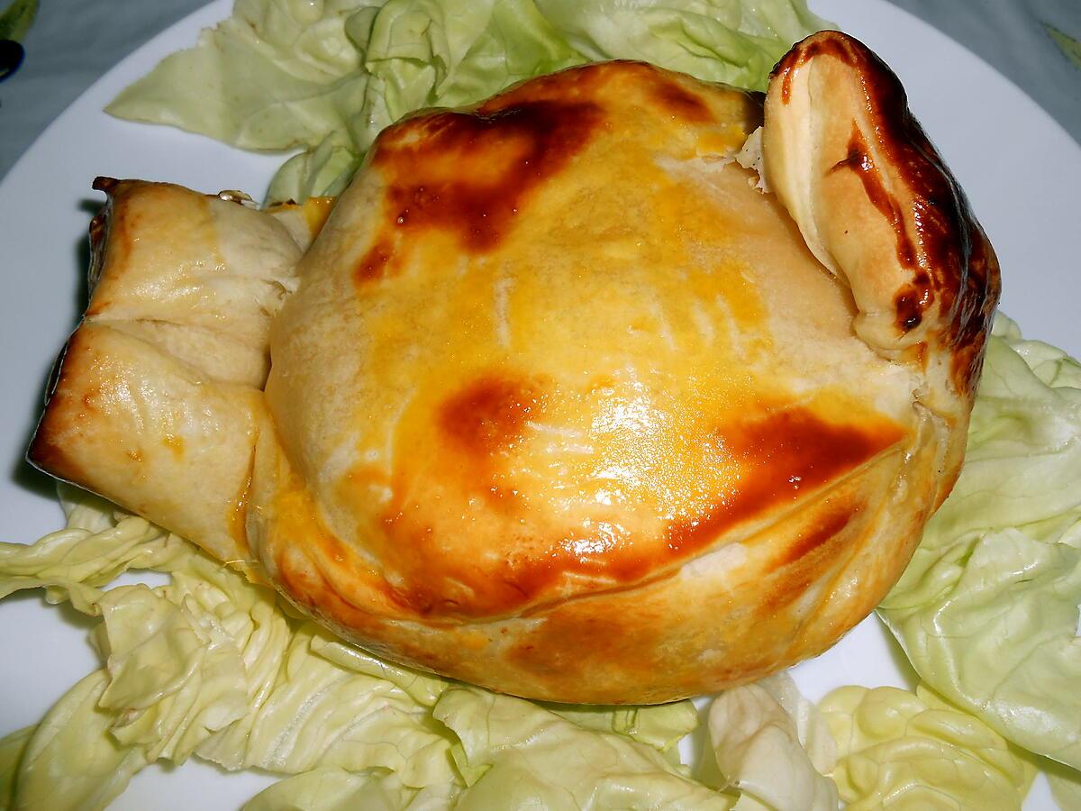 recette REBLOCHON EN CROUTE FARCI AU JAMBON FUME