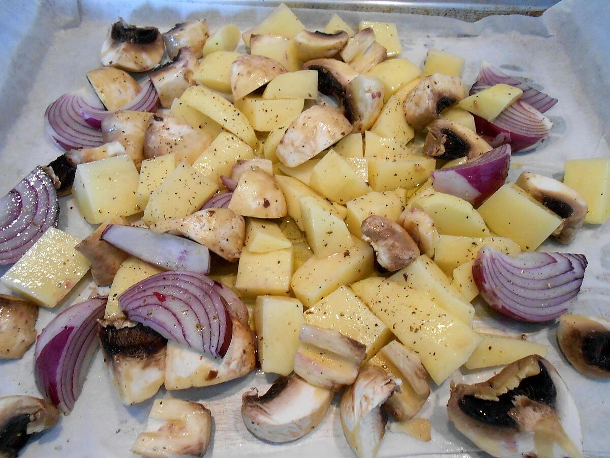 recette POMMES DE  TERRE CHAMPIGNONS ET OIGNONS ROTIS AU FOUR