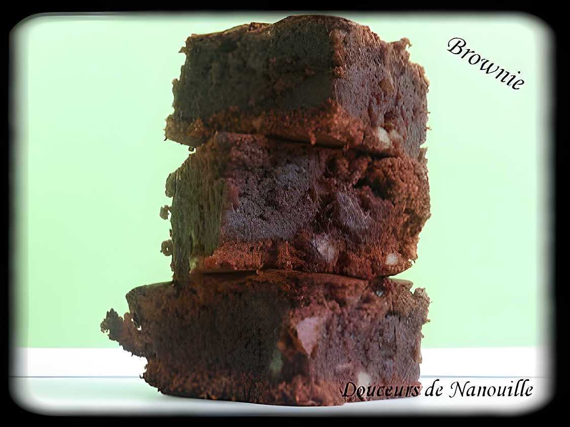 Brownie chocolat, noix de pecan, caramel au beurre salé