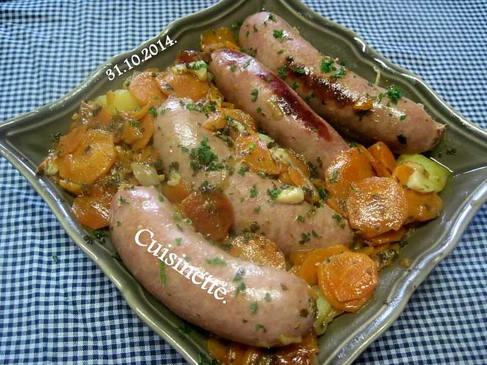 recette Saucisses de Toulouse sur un lit de carottes.