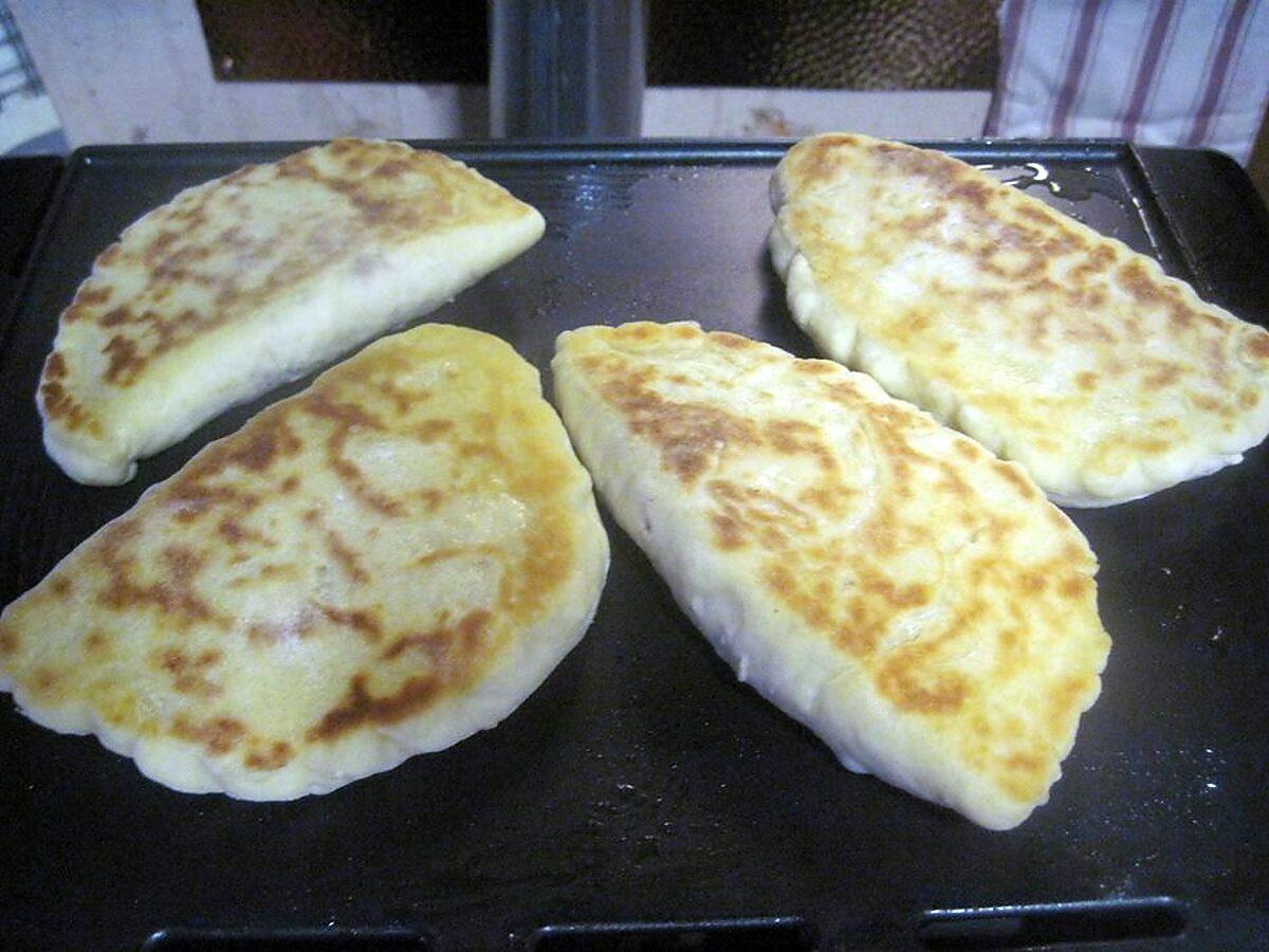 recette Chees naan garnis de viande/ basilic.