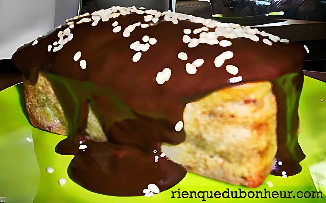 Petits moelleux au yaourt et aux poires, topping chocolat noir