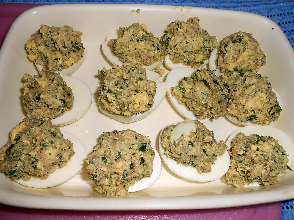 recette OEUFS FARCIS AUX CHAMPIGNONS GRATINES