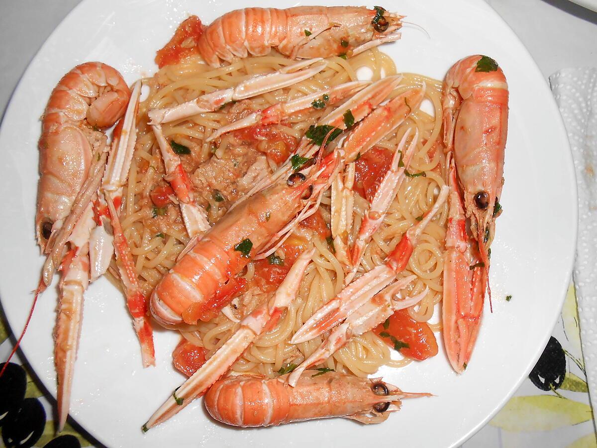 recette SPAGHETTADE AI SCAMPI E TONNO  (langoustines et thon)