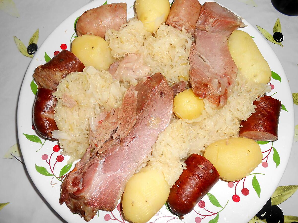 recette CHOUCROUTE ET RESTE DE VIANDE DE LA POTEE