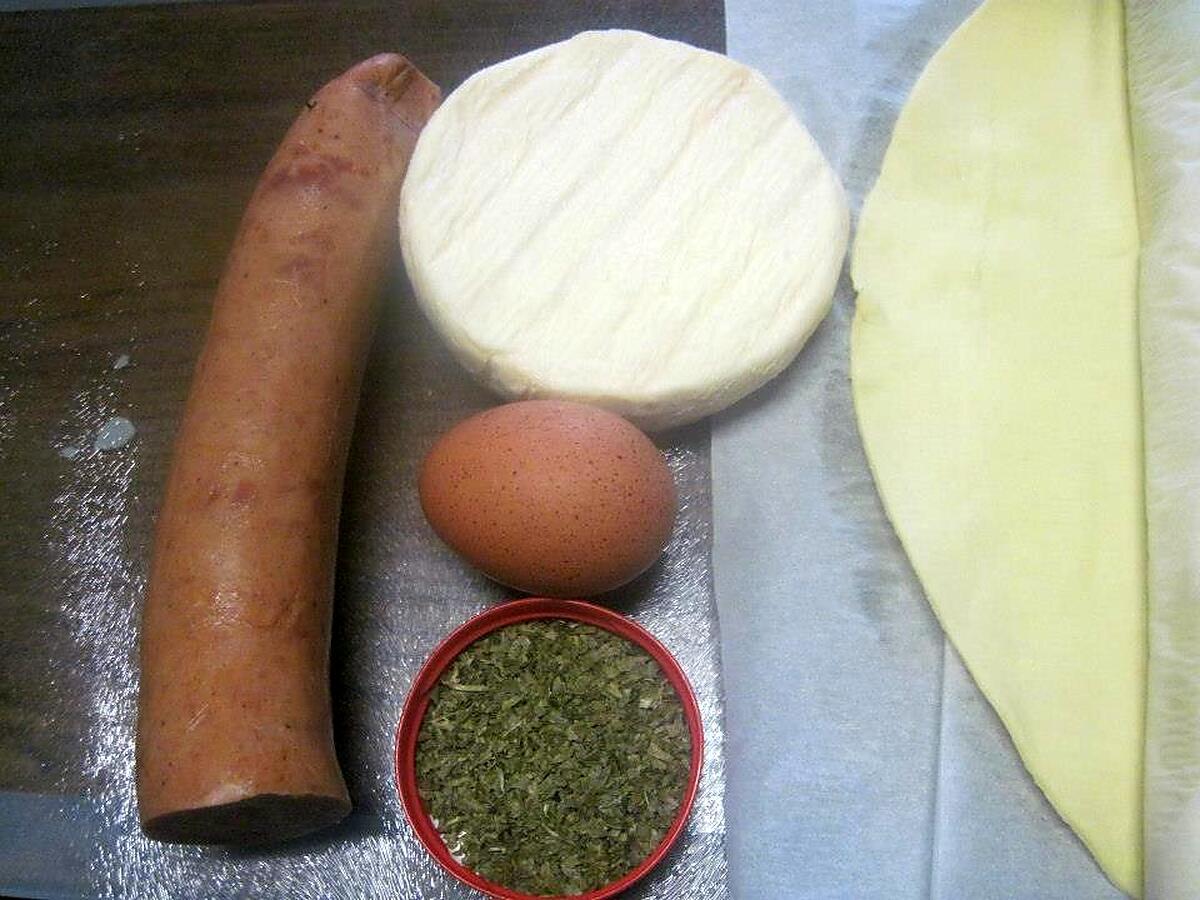 recette feuilletée à l'ail saucisse à l'ail fumée.