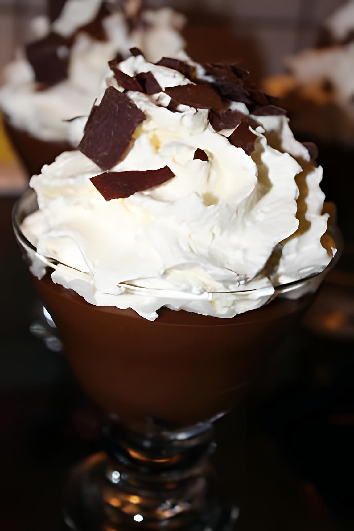 recette Nuage de chantilly sur mousse au chocolat noir