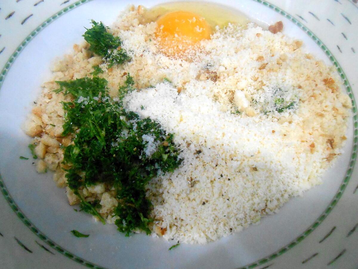 recette POLPETTINE DI PANE IN BRODO (petites boulettes de pain au bouillon)