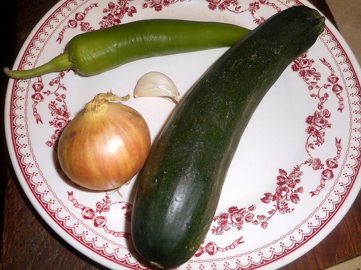 recette Nouilles chinoises au blé avec courgettes et piment