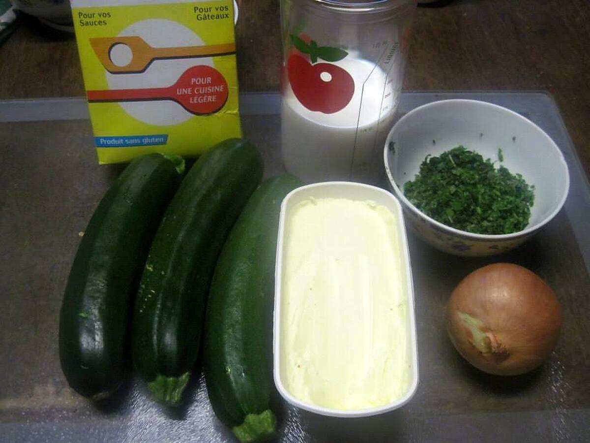 recette Courgettes sauce blanche basilic gratinées.