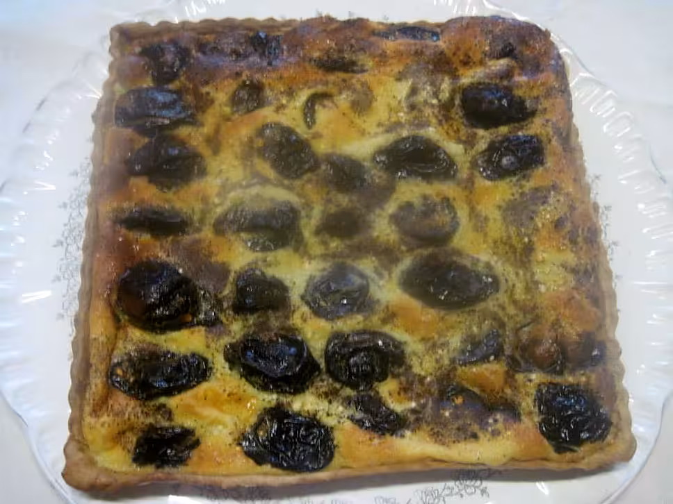 recette Tarte aux pruneaux d'Agen avec crème.