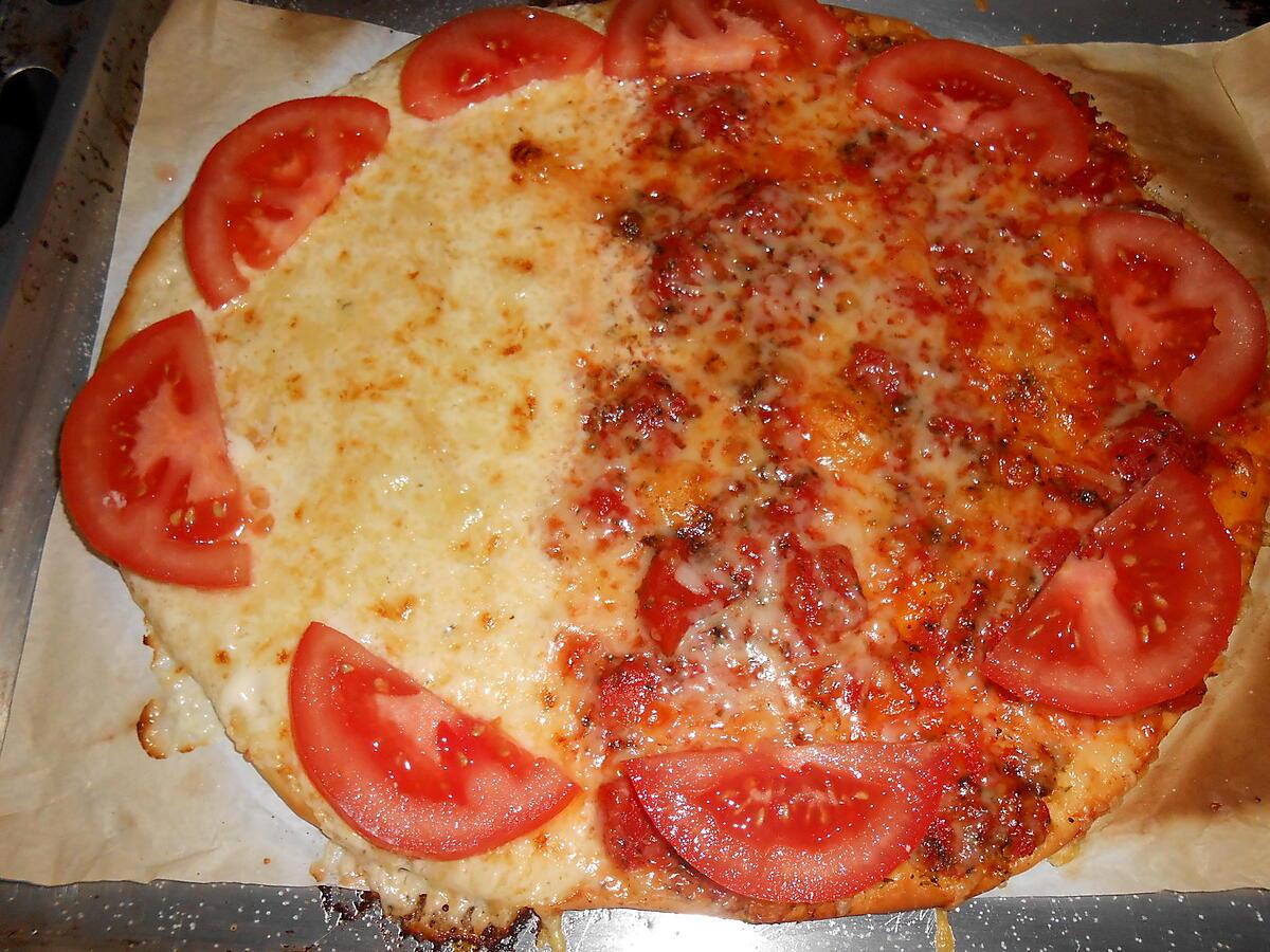 recette PIZZA DUO " TOMATE CHORIZO ET CREVETTES SURIMI ET SAUMON FUME"