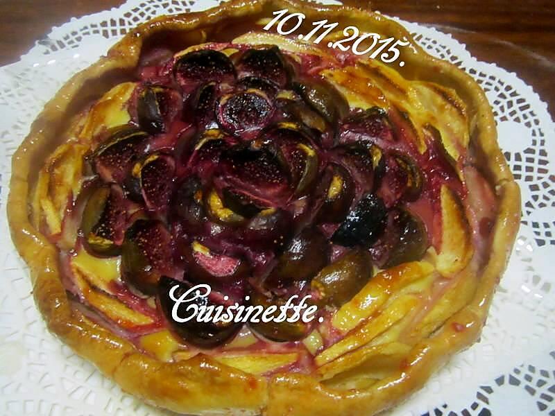 recette Tarte aux pommes et figues sur une crème.