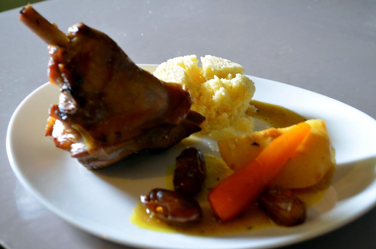 recette SOURIS D'AGNEAU AU MIEL, COING ET DATTES