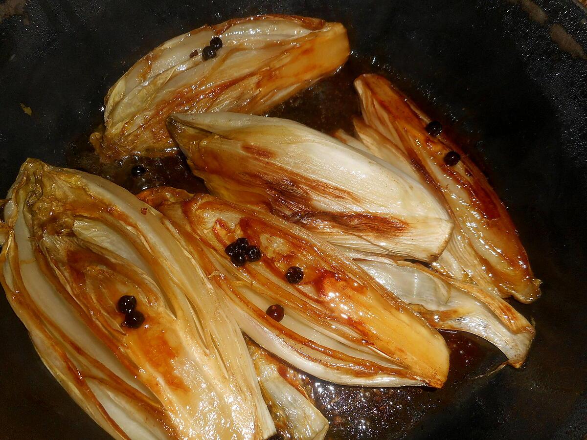 recette Filet de saumon aux endives et baies de geniévre