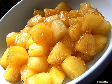 recette ILES FLOTTANTES SUR ANANAS CARAMELISES