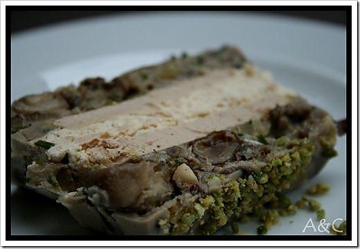 recette ** Une terrine aux  saveurs des sous bois ( champignons ) truffée au foie gras**