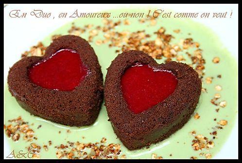 recette ** Gâteau saint valentin : Duo de Coeurs mousseux au chocolat, miroir framboise et sa crème anglaise à la pistache et pralin**