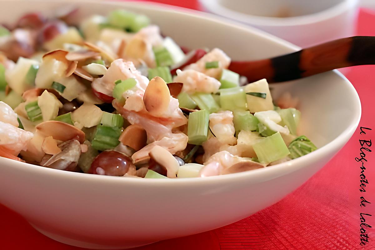 recette Salade waldorf aux crevettes, raisins et amandes