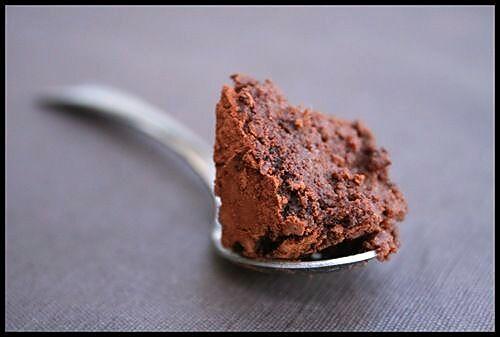 recette ** Etonnant Gâteau/ fondant  au chocolat épicé , aux pois chiches juste sucré avec des dattes....plaisir & nutrition  **