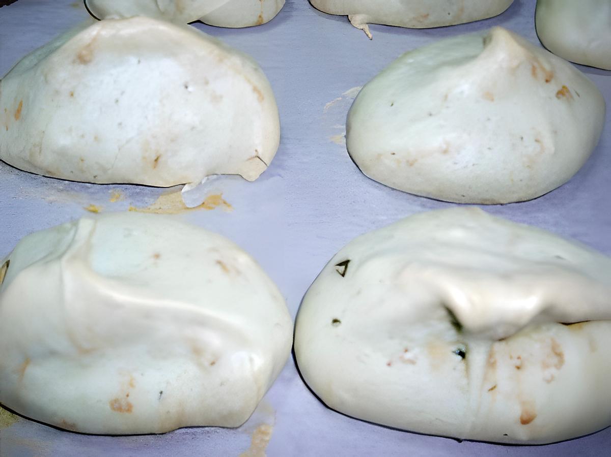 recette Meringues psychedeliques aux noisettes caramelisees