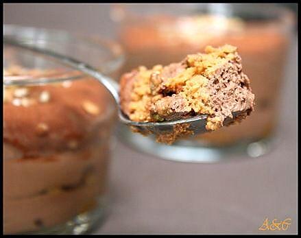 recette ** Verrine de crème (légère)-ment mousseuse au chocolat ( tofu soyeux ) façon tiramisù aux spéculoos **