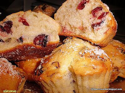 recette PETITS GATEAUX AUX CANNEBERGES ET AU PARMESAN