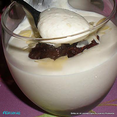 recette MOUSSE DE YAOURT AUX AMANDES