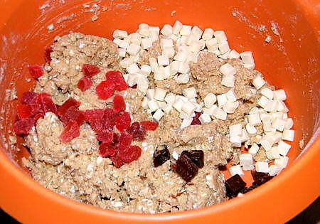 recette Ooo Cookies fraises , carambar et chocolat blanc ooO