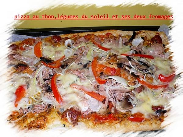 recette pizza au thon,légumes du soleil et au deux fromages