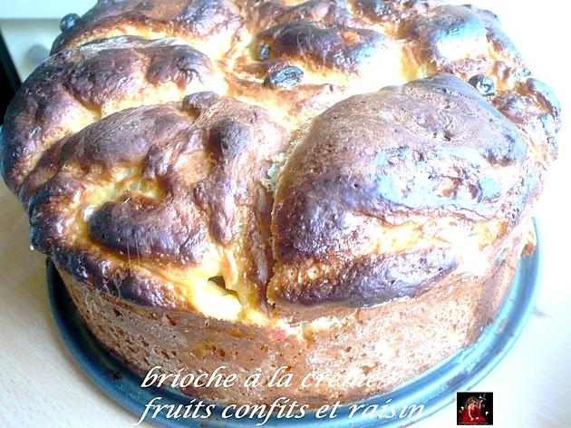 recette brioche à la crème,fruits confits et raisins