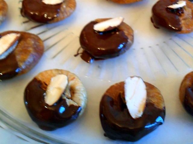 recette FIGUES°°SÈCHES°°AU°°CHOCOLAT