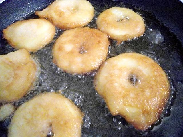 recette BEIGNETS AUX POMMES