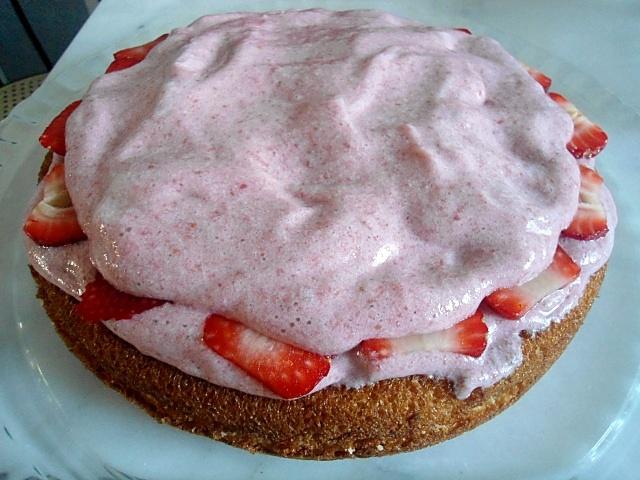 recette GÉNOISE A LA MOUSSE DE FRAISE