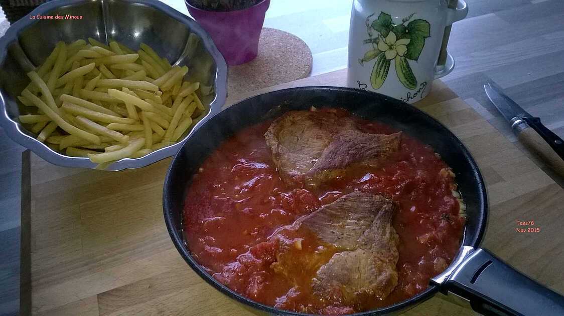 Echine de porc à la concassée de tomate
