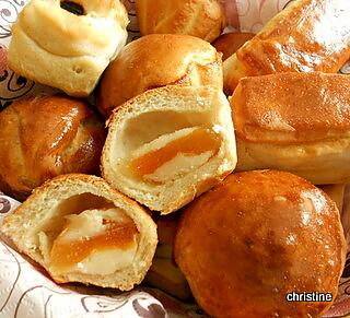 recette Petit pain au lait et mascarpone fourrés abricot sec-pâte d'amandes