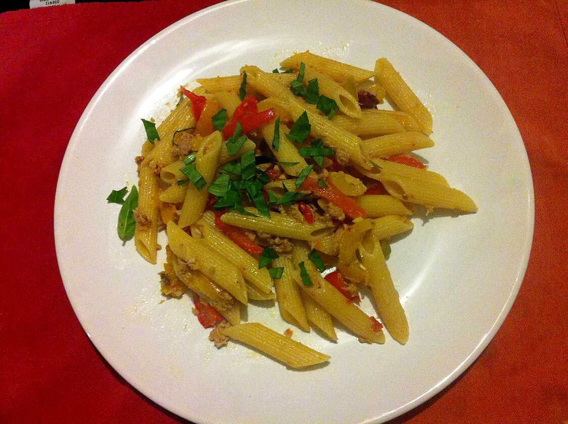 Pâtes thon poivrons tomates confites