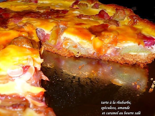 recette Tarte à la rhubarbe,spéculoos, amandes et caramel beurre salé