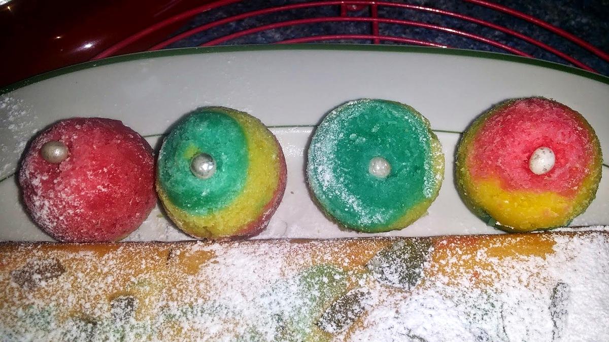 recette Gateaux tricolores dans des œufs de Pâques