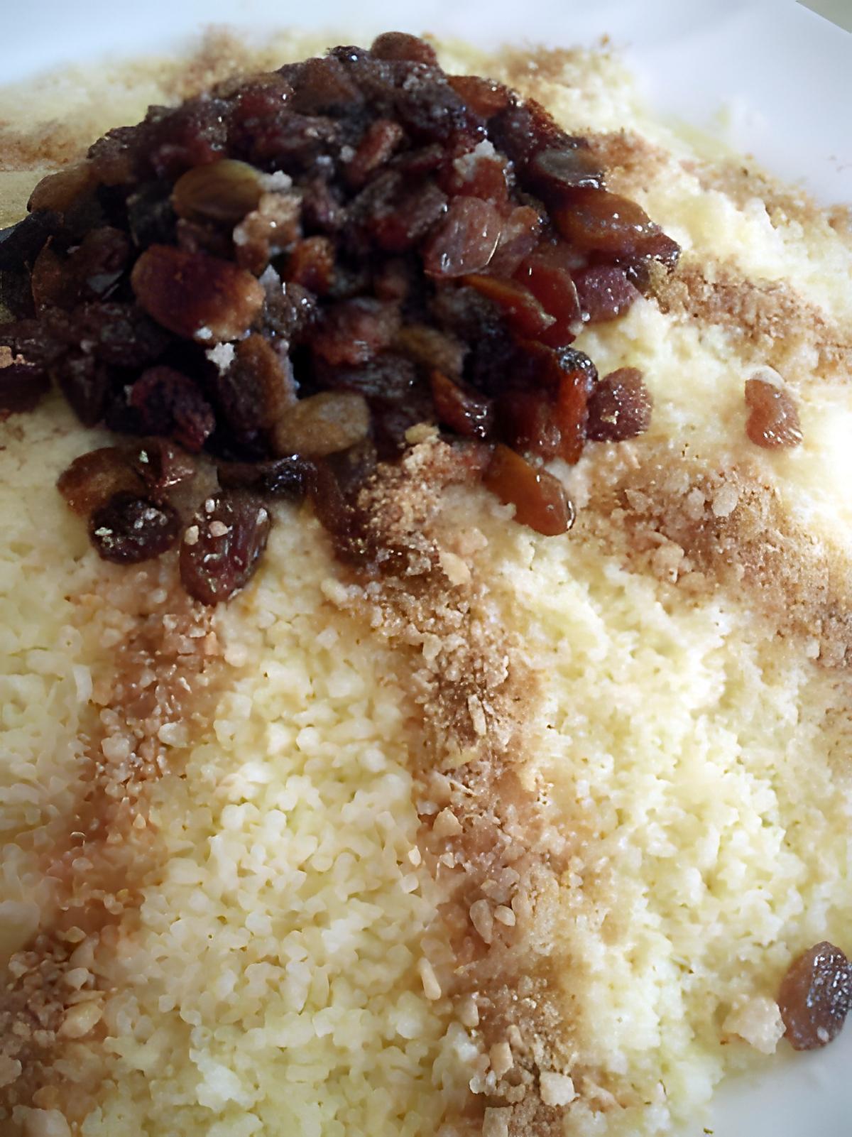 recette couscous aux raisins secs et amandes( seffa)