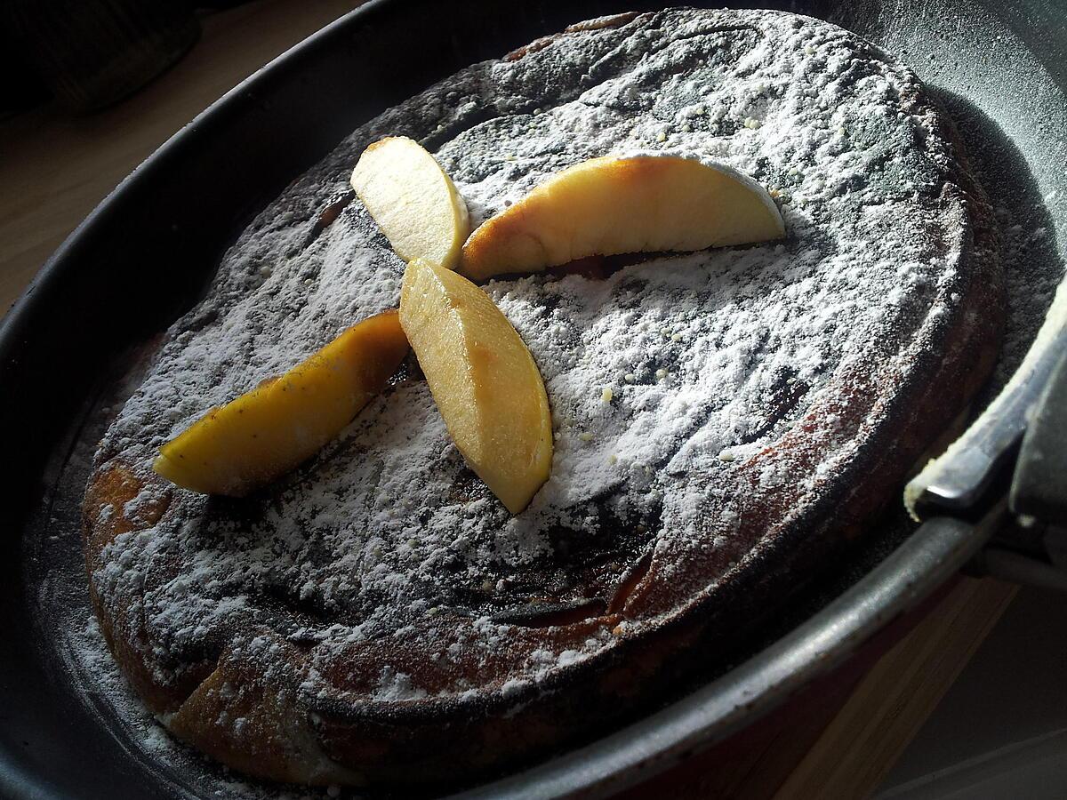 recette Gâteau aux pommes *cuit dans une poêle*parfumée au rhum