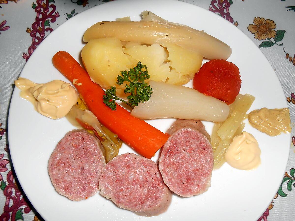 recette SAUCISSON DE LYON EN POT AU FEU