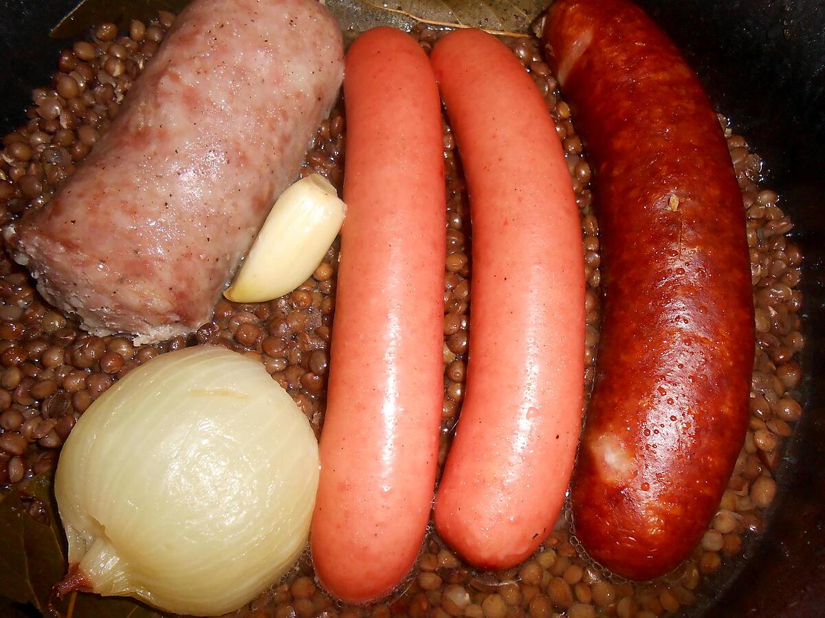 recette RONDE DE SAUCISSES AUX LENTILLES