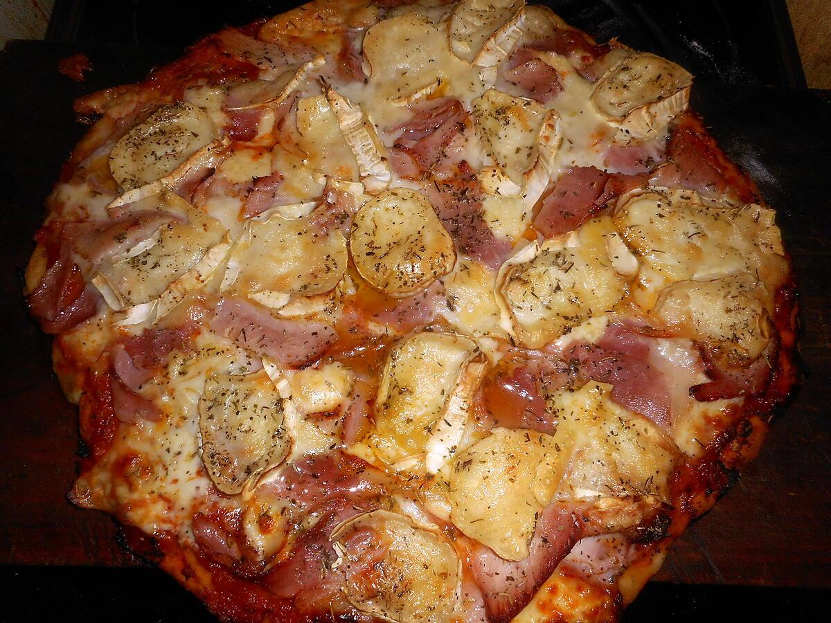 recette Pizza jambon ,mozzarella,fromage de chévre