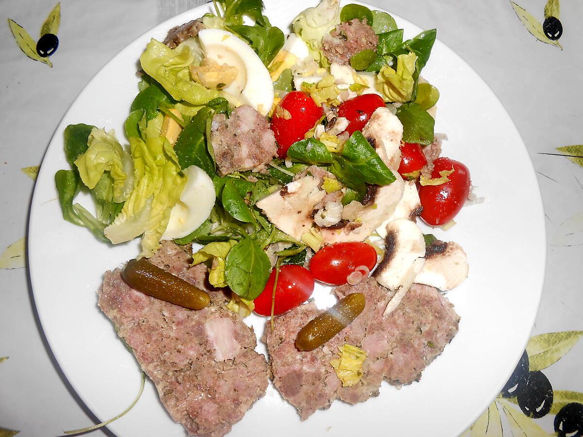 recette SALADE COMPOSEE POUR FINIR MON PATE DE SANGLIER